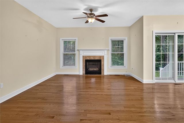 28 Kingsford Lane, Ogden, NY 14559
