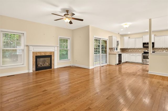 28 Kingsford Lane, Ogden, NY 14559