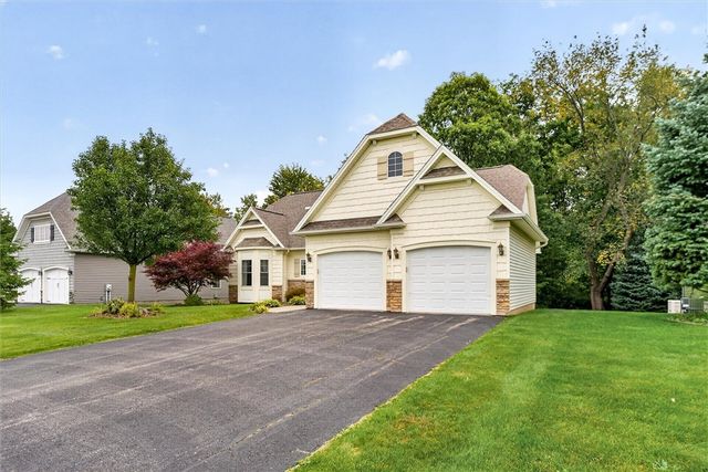 28 Kingsford Lane, Ogden, NY 14559