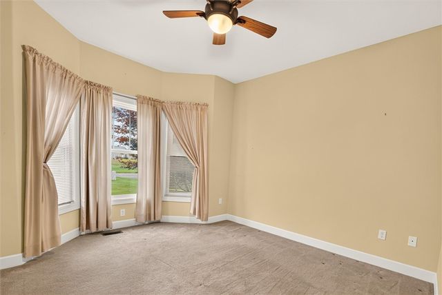 28 Kingsford Lane, Ogden, NY 14559