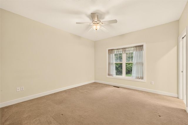 28 Kingsford Lane, Ogden, NY 14559