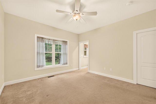 28 Kingsford Lane, Ogden, NY 14559