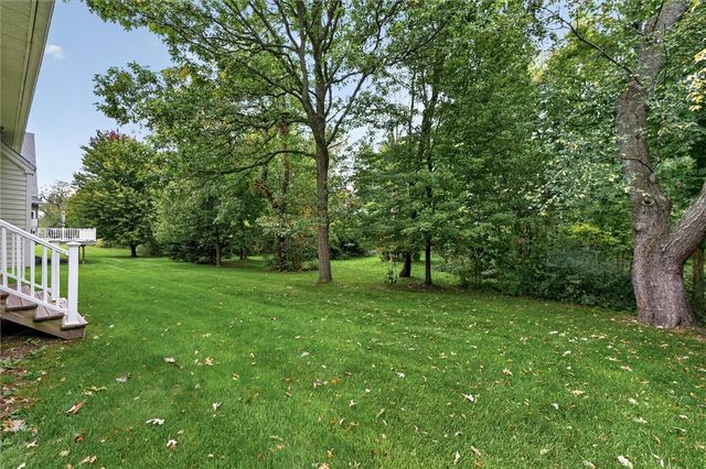 28 Kingsford Lane, Ogden, NY 14559
