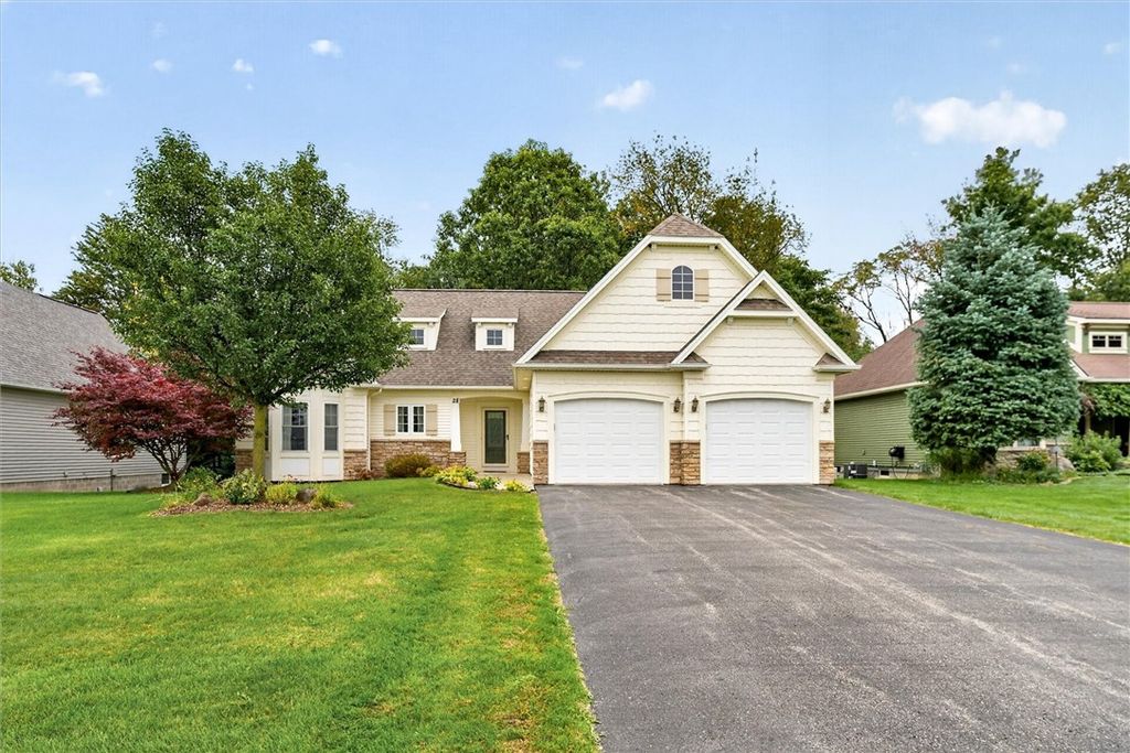 28 Kingsford Lane, Ogden, NY 14559