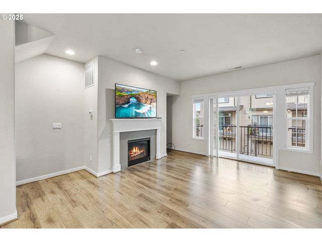 28668 Sw PARIS Ave, Wilsonville, OR 97070