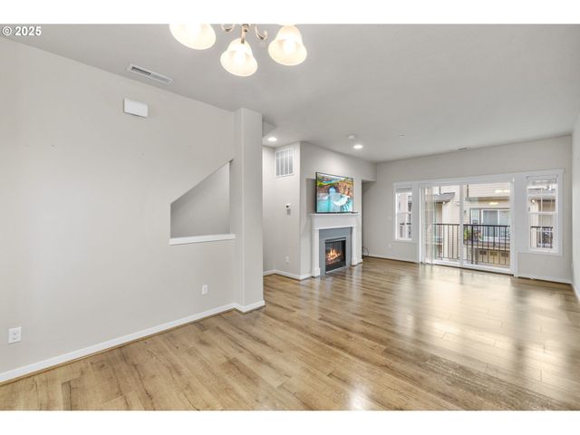 28668 Sw PARIS Ave, Wilsonville, OR 97070