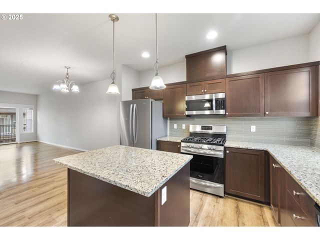 28668 Sw PARIS Ave, Wilsonville, OR 97070