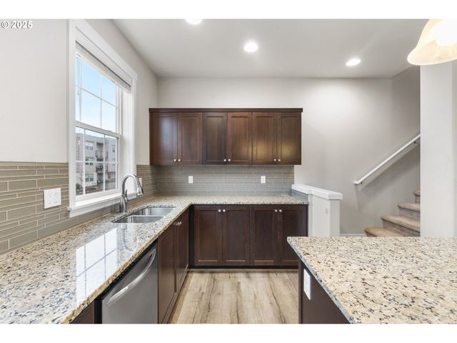 28668 Sw PARIS Ave, Wilsonville, OR 97070