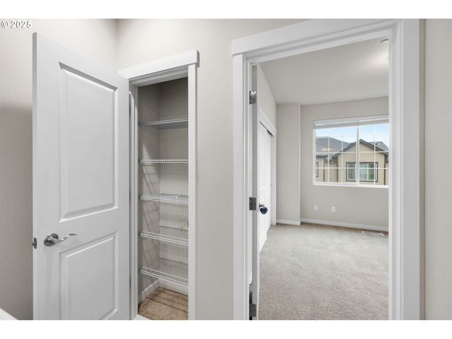 28668 Sw PARIS Ave, Wilsonville, OR 97070