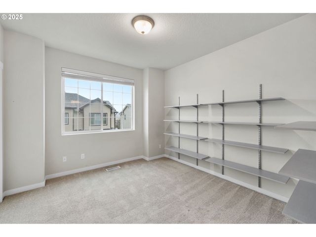 28668 Sw PARIS Ave, Wilsonville, OR 97070