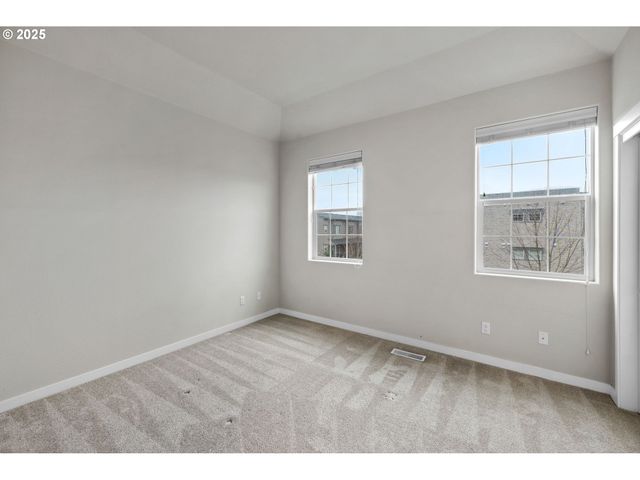 28668 Sw PARIS Ave, Wilsonville, OR 97070