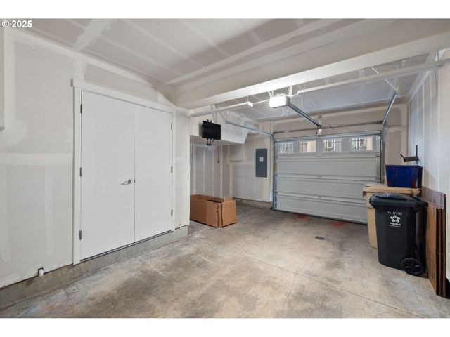 28668 Sw PARIS Ave, Wilsonville, OR 97070