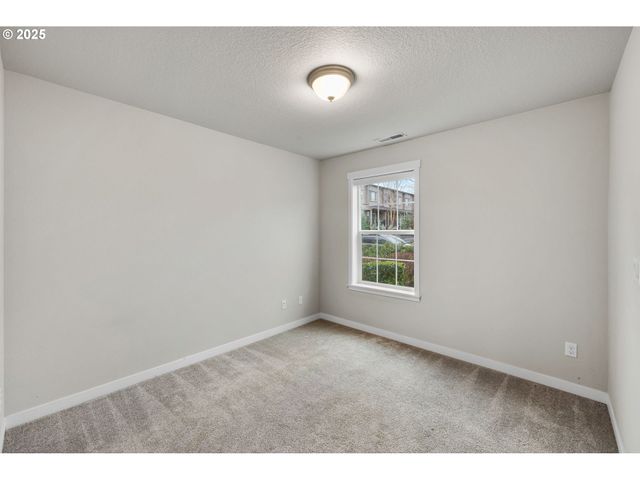 28668 Sw PARIS Ave, Wilsonville, OR 97070