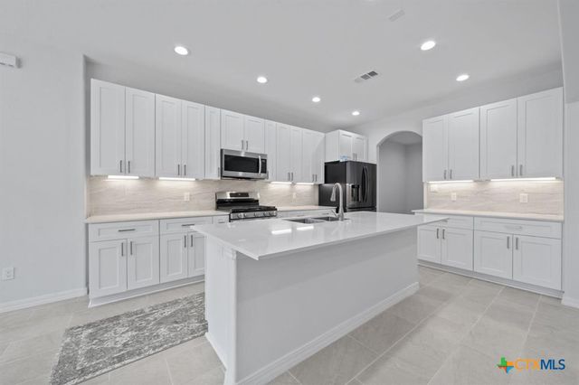 503 E 2nd Street, Elgin, TX 78621