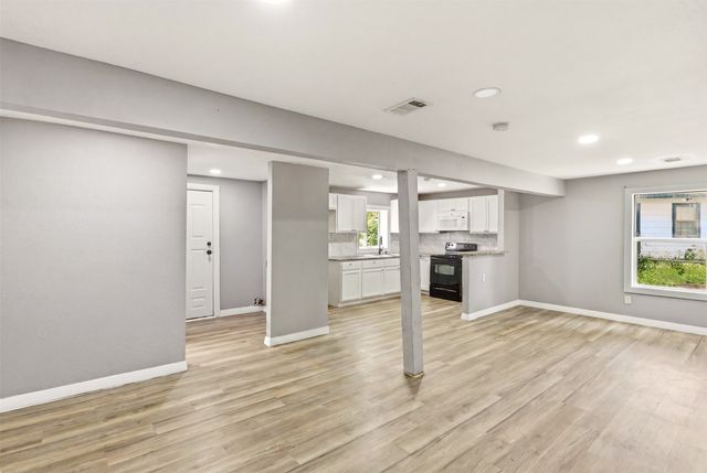 4105 Balch Drive B, Dallas, TX 75216