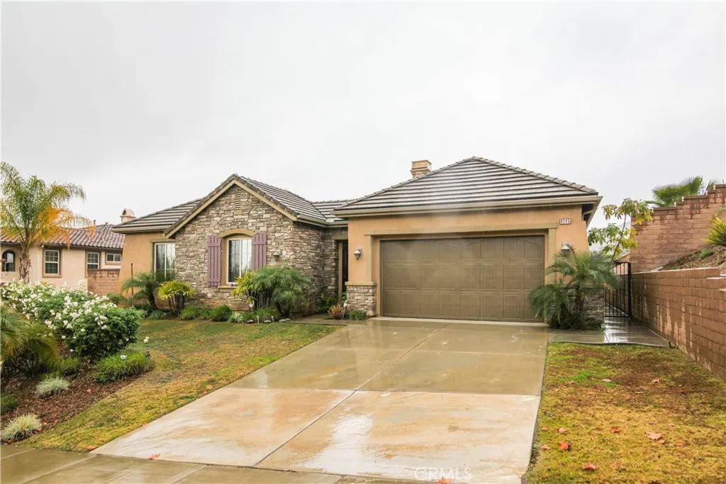 8245 Soft Winds, Corona, CA 92883