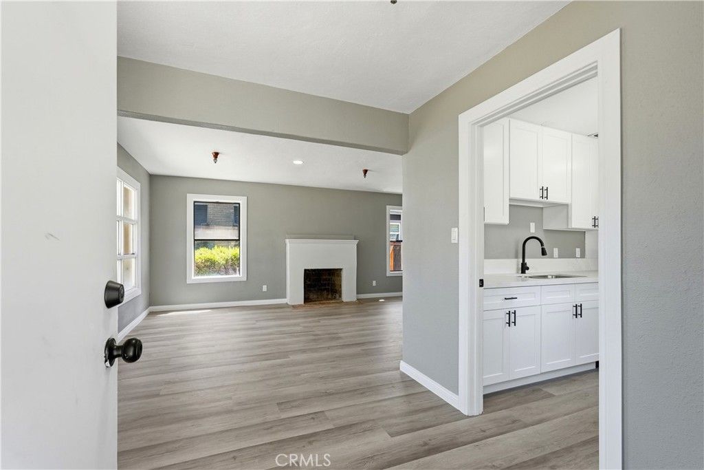 Image 3 of property listing at 1002 Lochbrae Rd, Sacramento, CA 95815