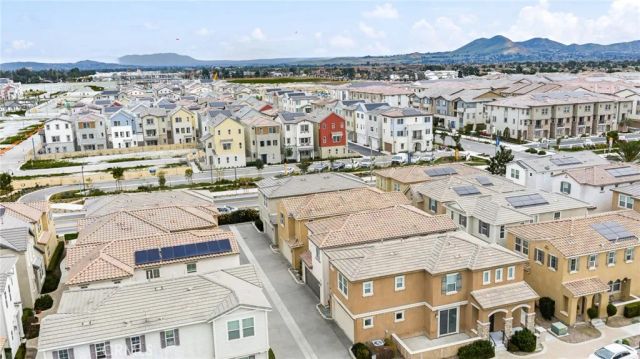 6064 Snapdragon, Eastvale, CA 92880