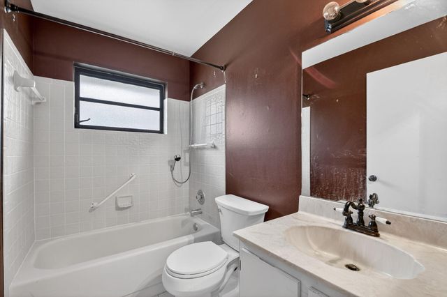 5423 Palm Springs Lane B, Boynton Beach, FL 33437