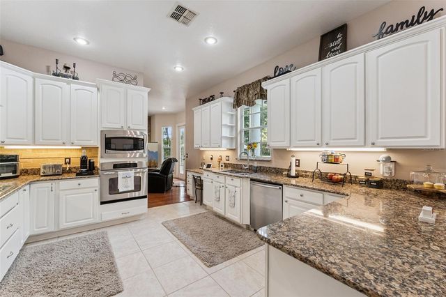 4275 ROUND LAKE ROAD, Apopka, FL 32712