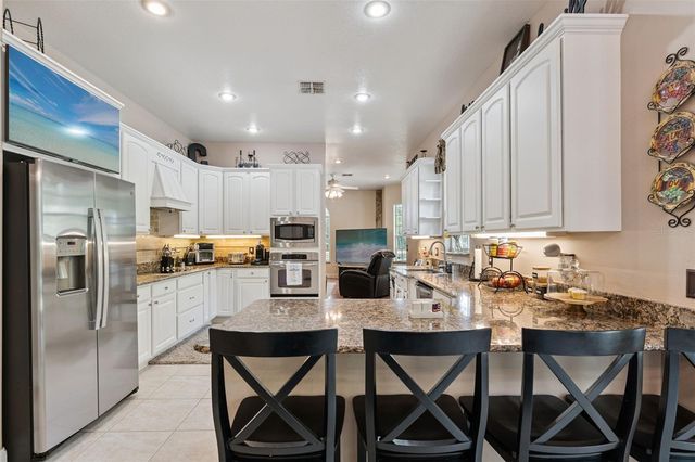 4275 ROUND LAKE ROAD, Apopka, FL 32712