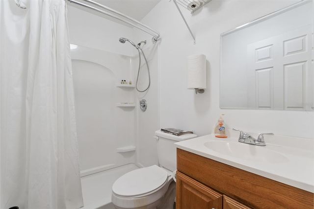 4275 ROUND LAKE ROAD, Apopka, FL 32712