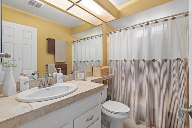1948 Fairway Circle Drive, San Marcos, CA 92078