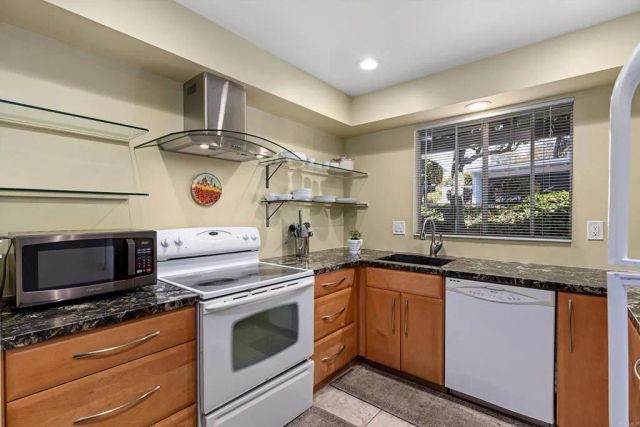 1948 Fairway Circle Drive, San Marcos, CA 92078