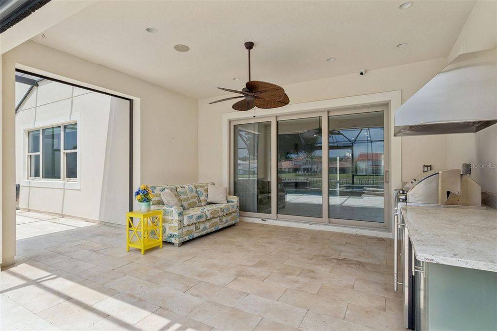 Image 32 of property listing at 10763 ROYAL CYPRESS WAY, Orlando, FL 32836