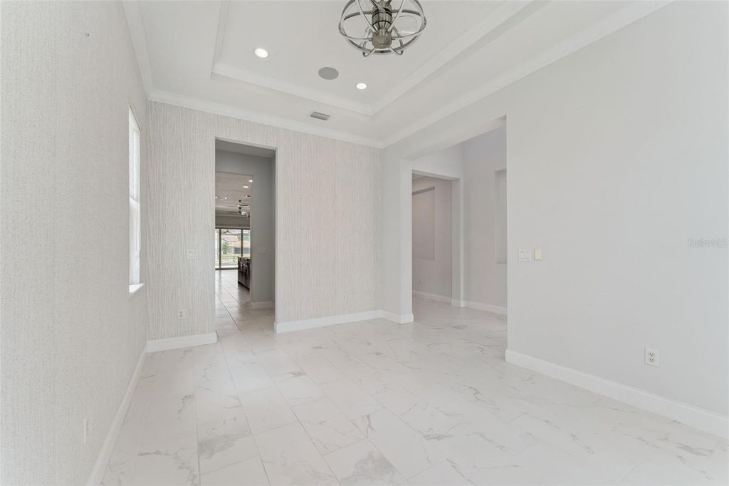 Image 6 of property listing at 10763 ROYAL CYPRESS WAY, Orlando, FL 32836