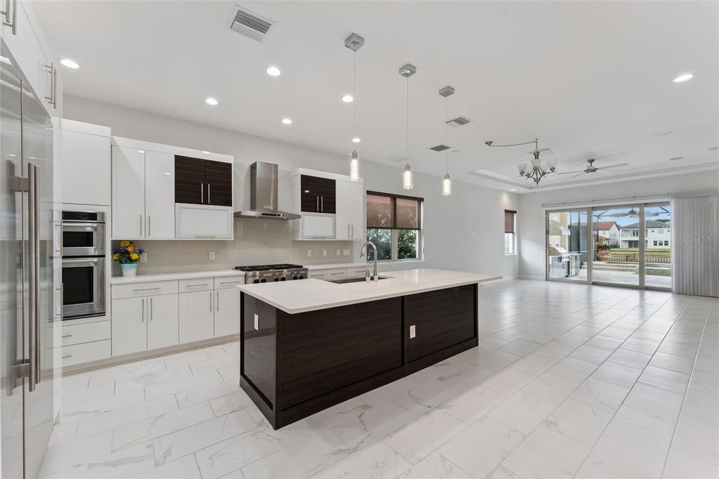 Image 7 of property listing at 10763 ROYAL CYPRESS WAY, Orlando, FL 32836