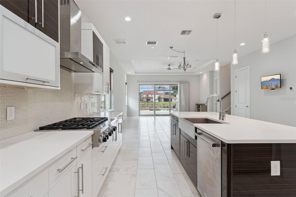 Image 9 of property listing at 10763 ROYAL CYPRESS WAY, Orlando, FL 32836