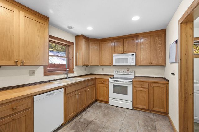2641 Pine Dr, Arnold, CA 95223