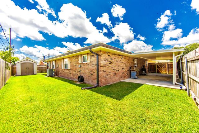 613 Walker Dr, Houma, LA 70364