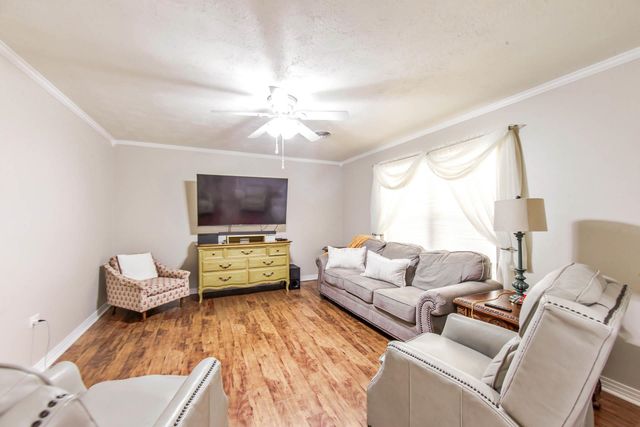 613 Walker Dr, Houma, LA 70364