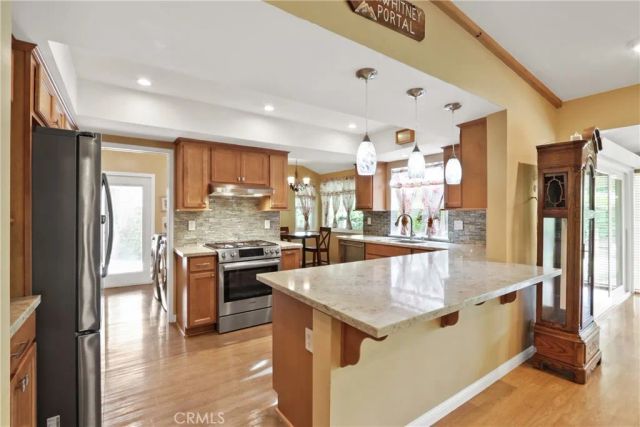 925 Maryhurst Drive, Claremont, CA 91711