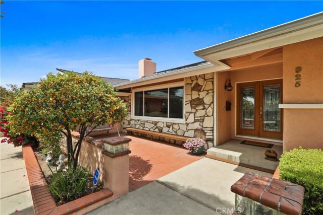 925 Maryhurst Drive, Claremont, CA 91711