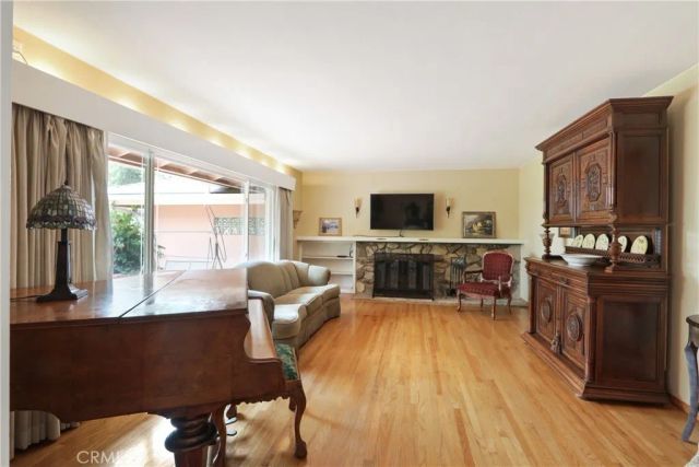 925 Maryhurst Drive, Claremont, CA 91711