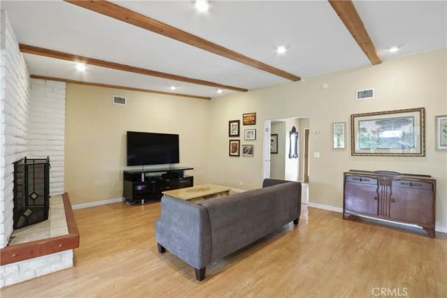 925 Maryhurst Drive, Claremont, CA 91711