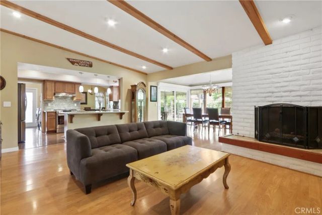 925 Maryhurst Drive, Claremont, CA 91711