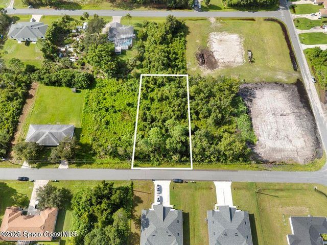 1626 SE Chamorro Street SE, Palm Bay, FL 32909