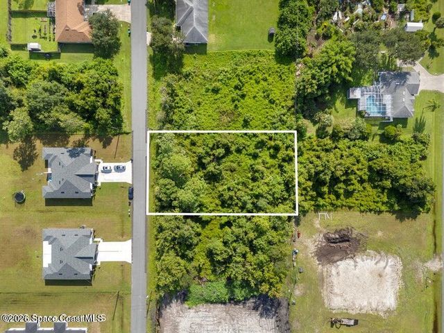 1626 SE Chamorro Street SE, Palm Bay, FL 32909