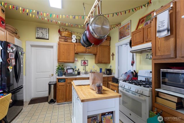1418 S G Street, Tacoma, WA 98405