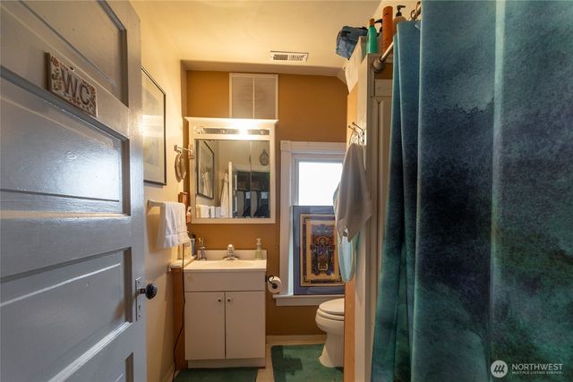 1418 S G Street, Tacoma, WA 98405