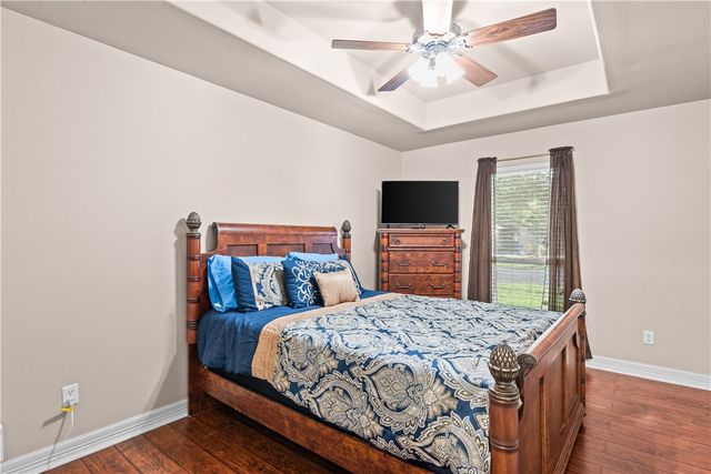 4614 Valor Dr, Corpus Christi, TX 78413