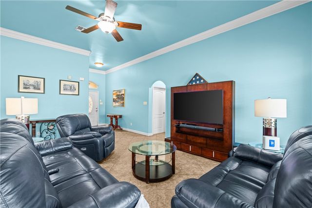 4614 Valor Dr, Corpus Christi, TX 78413