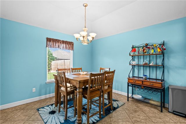 4614 Valor Dr, Corpus Christi, TX 78413