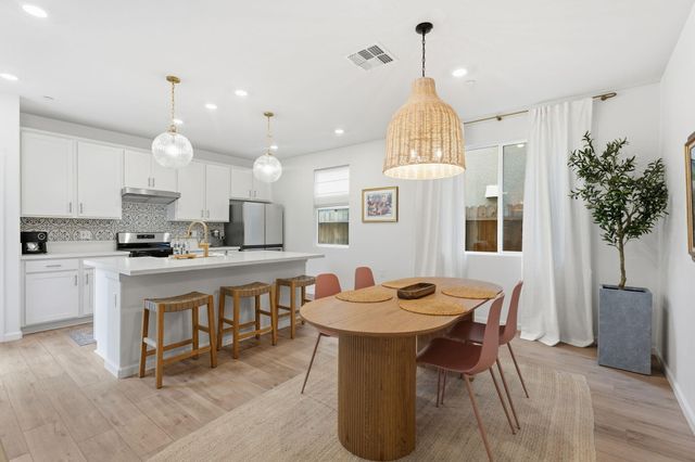 6672 E Washington Avenue, Fresno, CA 93727