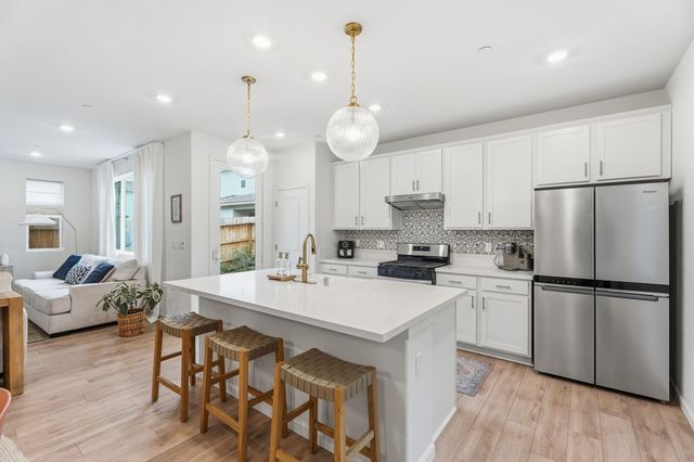 6672 E Washington Avenue, Fresno, CA 93727