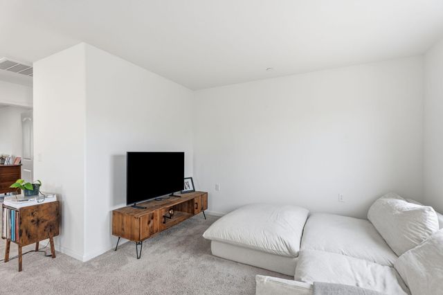 6672 E Washington Avenue, Fresno, CA 93727